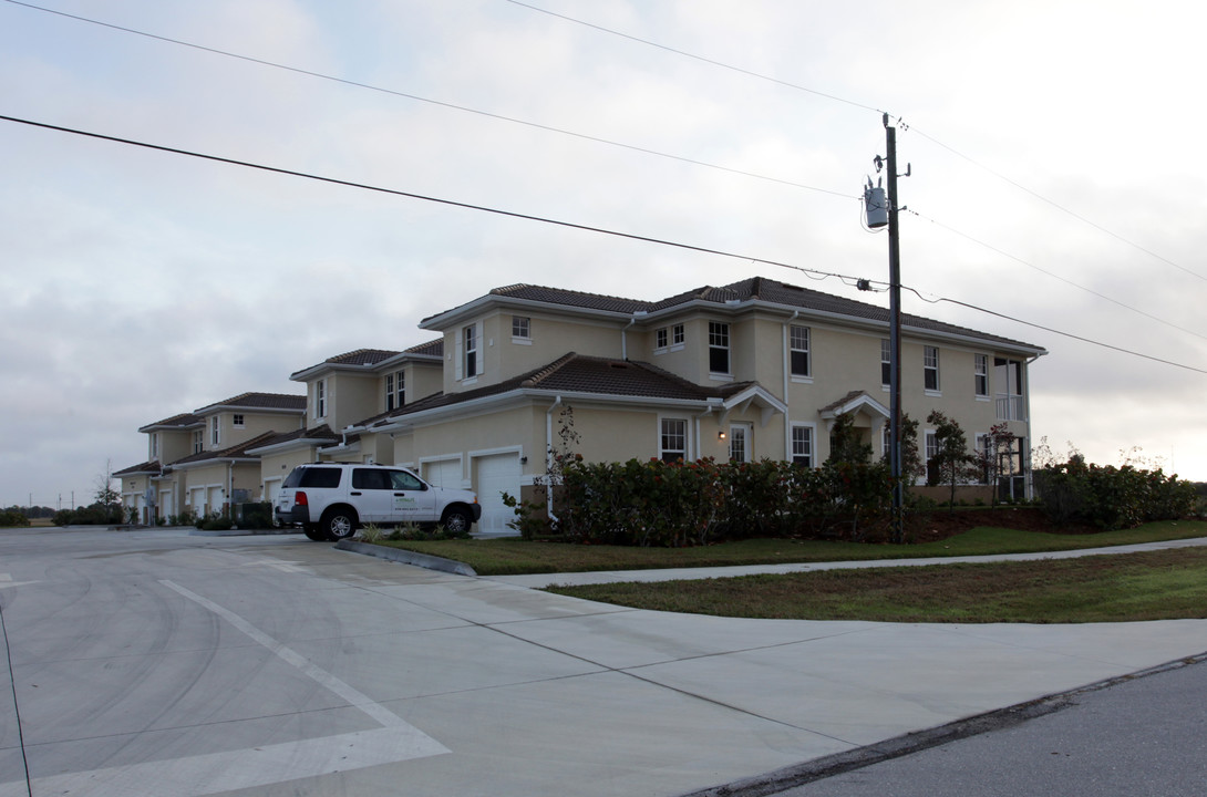 17200-17210 Acapulco Rd in Punta Gorda, FL - Building Photo