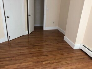 883 Harrison Ave, Unit 3 in Boston, MA - Foto de edificio - Building Photo