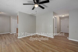 1270 E Rockhill St in Springfield, MO - Building Photo - Building Photo