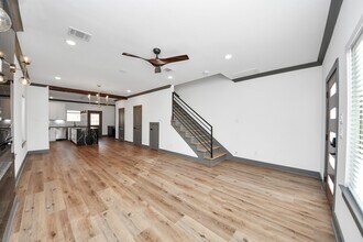 7925 Ritz St in Houston, TX - Foto de edificio - Building Photo