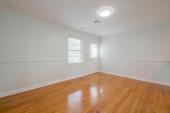 4923 Poinciana Dr in Houston, TX - Building Photo - Building Photo