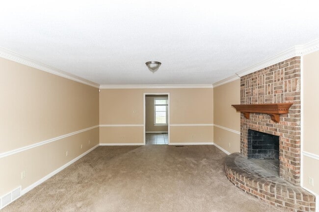 102 Country Pl in Memphis, TN - Building Photo - Building Photo