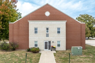 Nemitz Hall in Mount Pleasant, IA - Building Photo - Building Photo