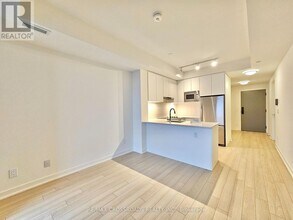 3079 Trafalgar Rd in Oakville, ON - Building Photo - Building Photo