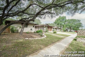 302 W Silver Sands Dr in San Antonio, TX - Building Photo - Building Photo