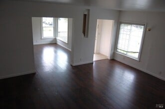 148 N 3rd St in Rio Vista, CA - Building Photo - Building Photo
