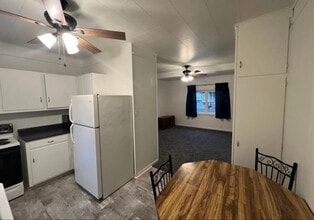 611 N 3rd St, Unit Apt B in Jeannette, PA - Building Photo - Building Photo