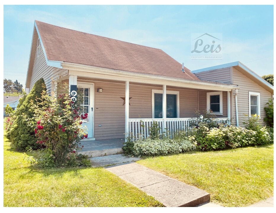 900 Boal Ave in Piqua, OH - Building Photo