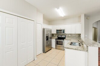 11108 SW 243rd Ln, Unit 614 in Homestead, FL - Building Photo - Building Photo