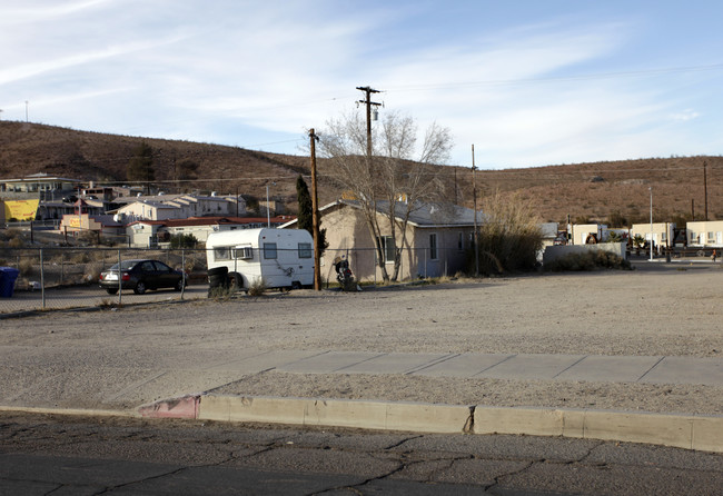 133 W Williams St in Barstow, CA - Foto de edificio - Building Photo