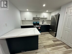 134 Auckland Dr in Whitby, ON - Building Photo - Building Photo