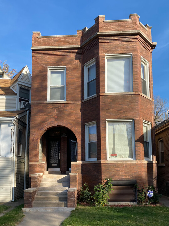 6817 S Calumet Ave in Chicago, IL - Foto de edificio