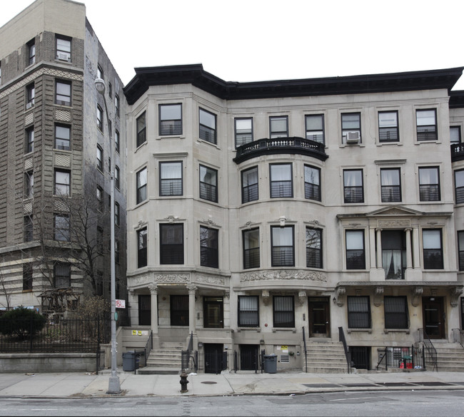 869 Saint Nicholas Ave in New York, NY - Building Photo - Building Photo