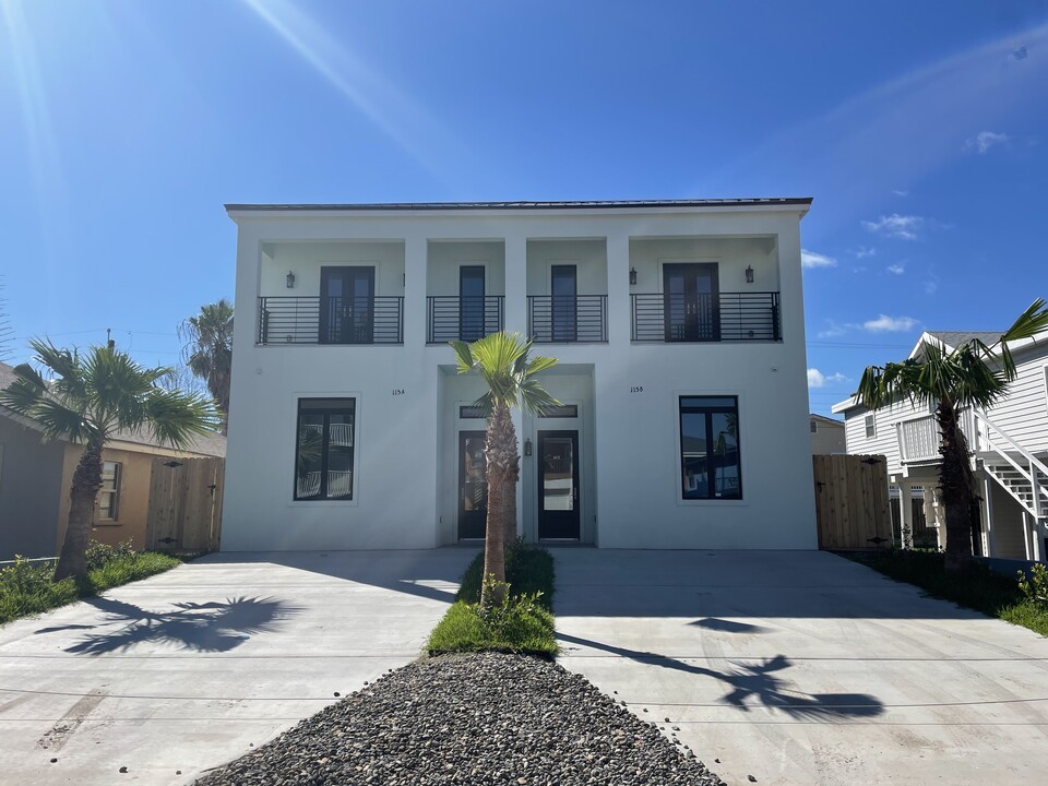 115 Whiting in South Padre Island, TX - Building Photo