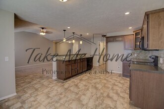 860 E Purple Martin St in Nixa, MO - Building Photo - Building Photo