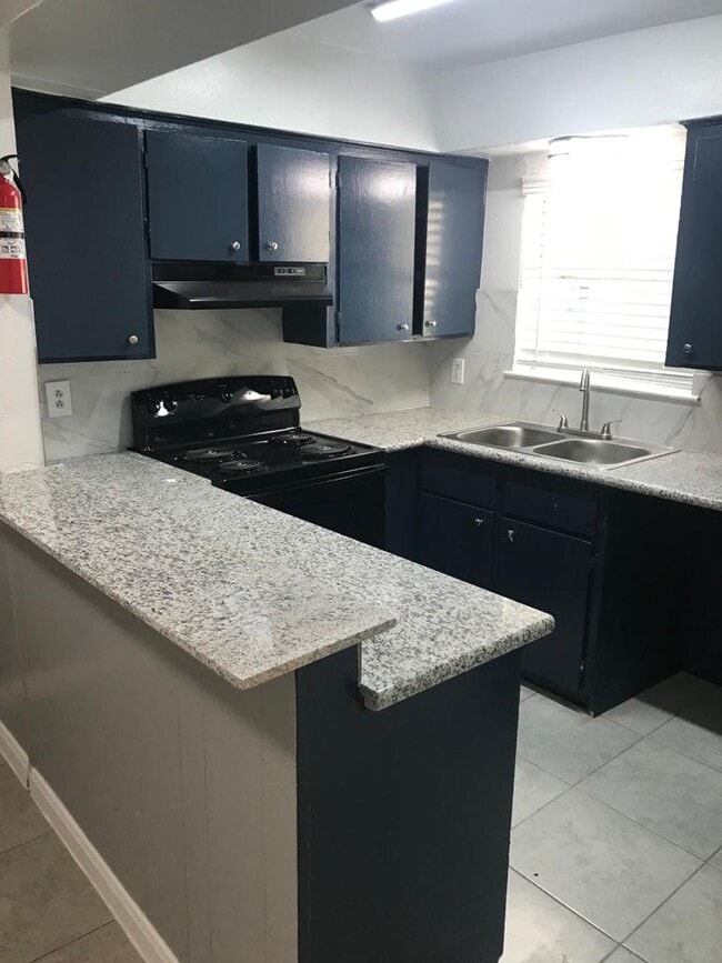 Glen Willow Apartments in Houston, TX - Foto de edificio - Building Photo