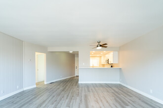 Pacific Heights in Manhattan Beach, CA - Building Photo - Interior Photo