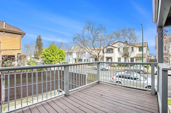 1907 Willow St in Alameda, CA - Building Photo - Building Photo