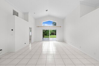 7568 Eagle Point Dr in Delray Beach, FL - Building Photo - Building Photo