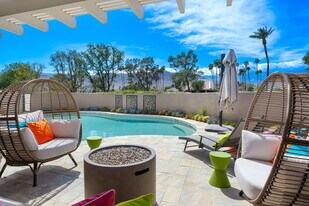 27 Stanford Dr in Rancho Mirage, CA - Building Photo