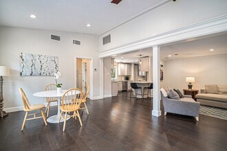 743 Bison Dr in Houston, TX - Foto de edificio - Building Photo