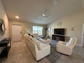 2202 SE 8th St in Cape Coral, FL - Building Photo - Building Photo