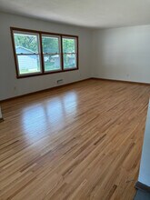 1764 Pleasant St in Lauderdale, MN - Foto de edificio - Building Photo