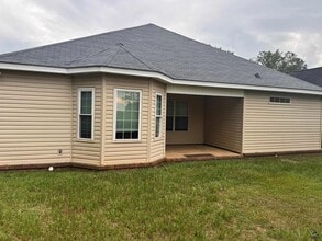210 Manchester Ln in Byron, GA - Building Photo - Building Photo