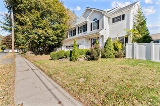 240 Highland Ave in Stratford, CT - Building Photo - Building Photo