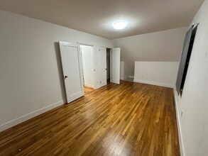 120-45 200th St-Unit -2 in Queens, NY - Building Photo - Building Photo