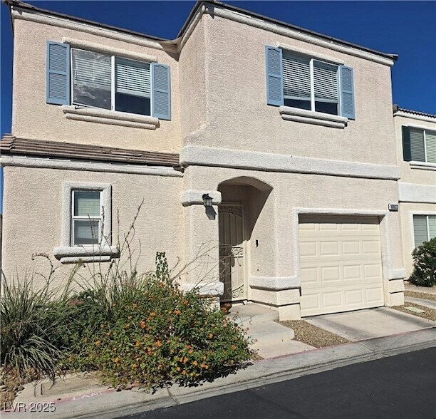 10033 Swimming Hole St in Las Vegas, NV - Foto de edificio