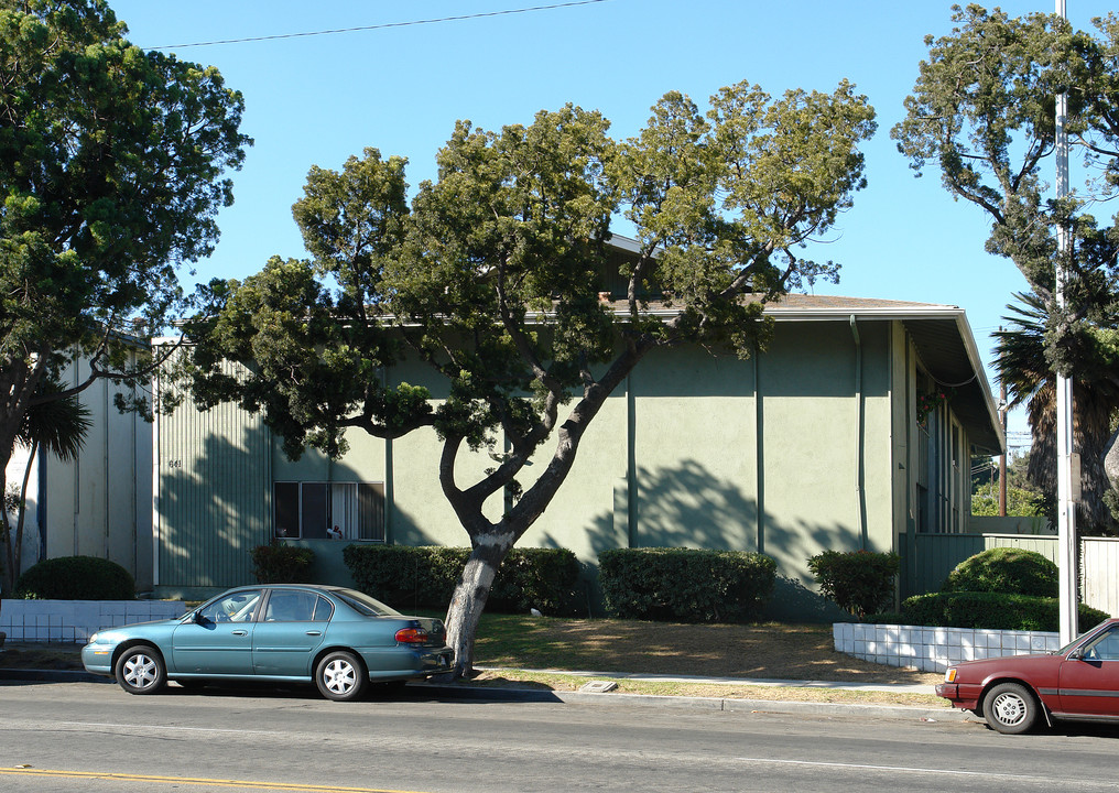 641 W Channel Islands Blvd in Oxnard, CA - Foto de edificio