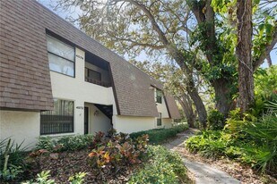 4574 Ringwood Meadow, Unit 4 in Sarasota, FL - Building Photo
