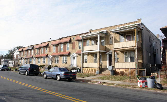 1114-1120 Greenwood Ave in Trenton, NJ - Foto de edificio - Building Photo