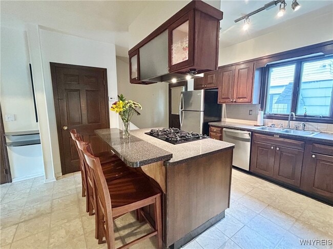 property at 40 Oakland Pl
