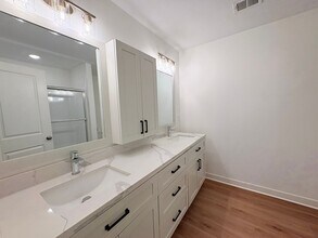 3723 NW 93rd St in Kansas City, MO - Building Photo - Building Photo