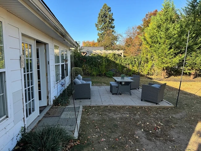 330 Eaton Ave in Hamilton Township, NJ - Building Photo - Building Photo