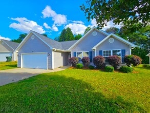 35 Waukegan Way in Taylors, SC - Building Photo - Building Photo