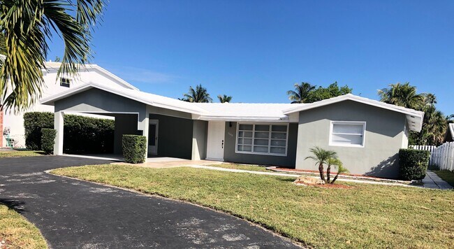 3340 NE 17th Way in Oakland Park, FL - Building Photo - Building Photo
