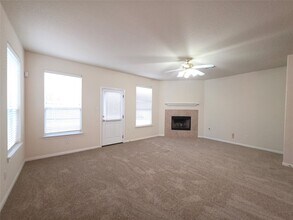 163 Snug Harbor Dr in Montgomery, TX - Building Photo - Building Photo