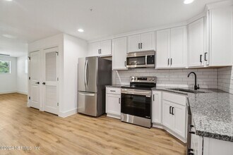 1900 Danese Ct in Jacksonville, FL - Building Photo - Building Photo