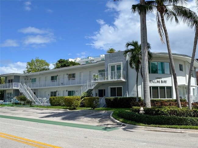 10101 W Bay Harbor Dr in Bay Harbor Islands, FL - Building Photo - Building Photo