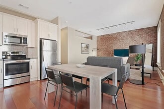 822 Perdido St in New Orleans, LA - Foto de edificio - Building Photo