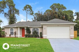 2702 Nellie Ln in North Port, FL - Building Photo