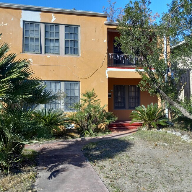 437 W Lynwood Ave in San Antonio, TX - Building Photo - Building Photo