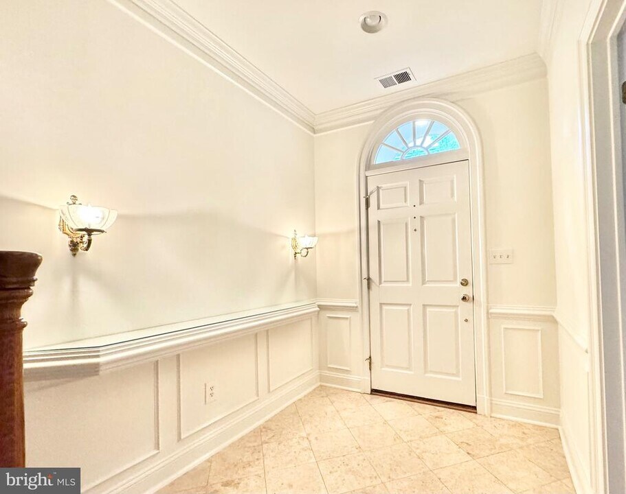 16 Franklin St in Alexandria, VA - Building Photo
