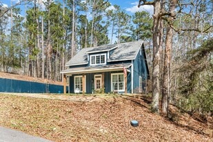 201 Sunny Hill Dr in Coldspring, TX - Building Photo