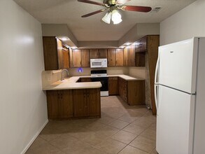 202 N Cimarron Dr in Enid, OK - Building Photo - Building Photo