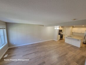 168 Cy Becker Blvd NW in Edmonton, AB - Building Photo - Building Photo
