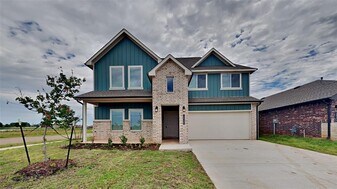 10300 NW 27th St in Yukon, OK - Building Photo